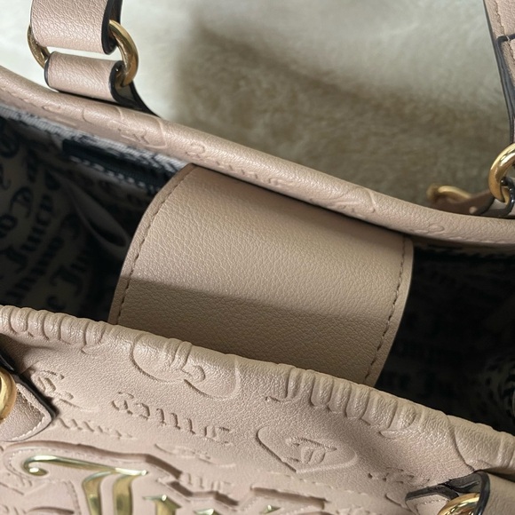 Juicy Couture Neutral Monogram Mini Crossbody Tote Handbag with Heart Charm Nwot - Picture 9 of 16